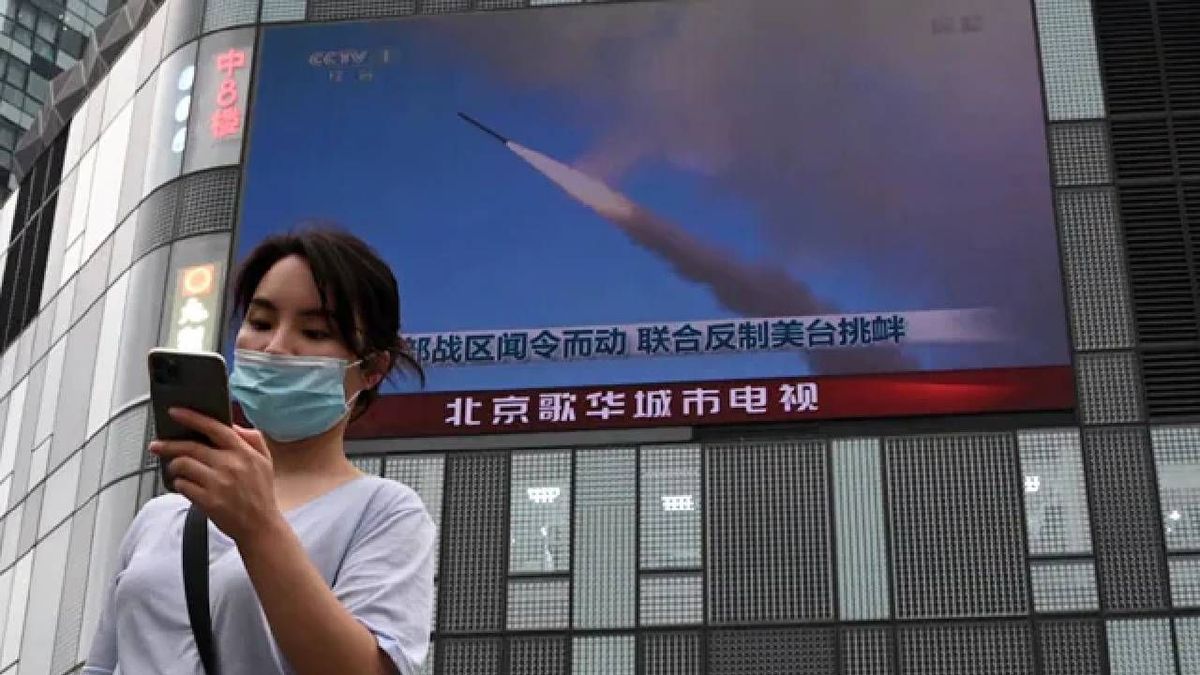 Chinese missiles flew over Taiwan and tensions grow
