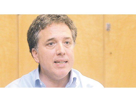 Confirman plan para flexibilizar contratos: pasantías y blanqueo