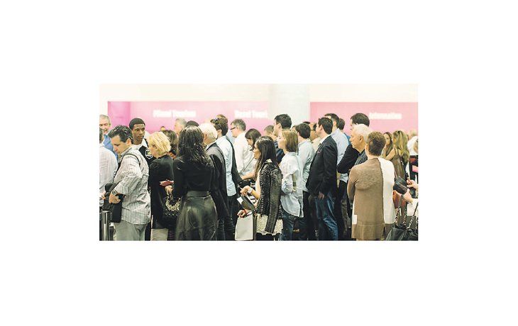 ámbito.com | ArtBasel 2014, de la vanguardia a la frivolidad. Hasta sus pasillos son un ejercicio de narcisismo tan fascinante como contagioso del que es difícil salir indemne.