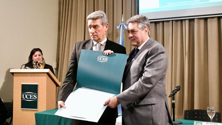 El presidente de la Corte Suprema Horacio Rosatti recibió el galardón “Justicia 2024” de la universidad UCES.