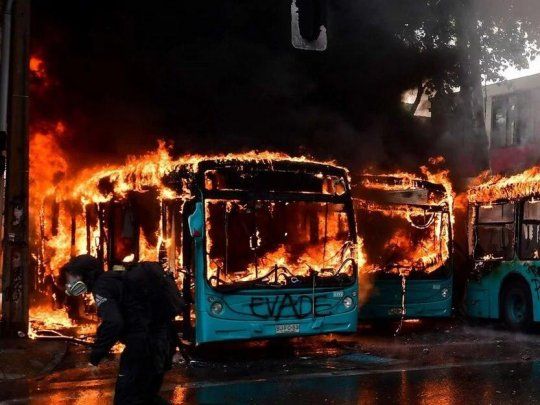 El ejemplo del modelo chileno para el resto de la región arde. Pronto será cenizas.