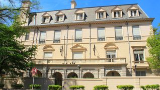 La Embajada de Gran Bretaña, ubicada en, Dr. Luis Agote 2412, Recoleta, CABA.