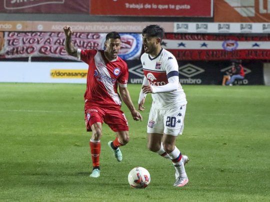 Subido al podio. Argentinos Juniors le ganó a Tigre y escaló a la tercera posiciñón de la Liga P
