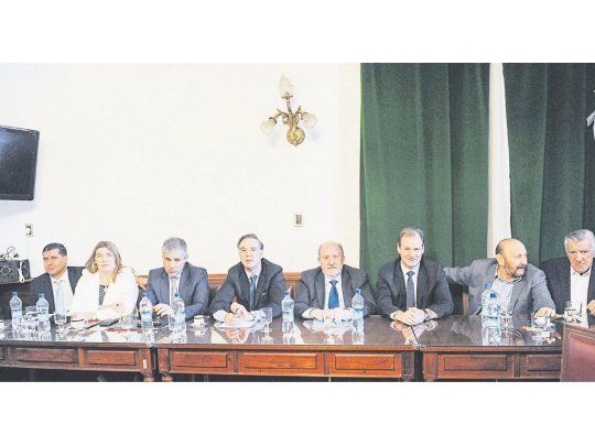 Lejos. El bloque de senadores del FpV dejó especulaciones de lado y quitó apoyo al debate de la reforma electoral tras escuchar a gobernadores.