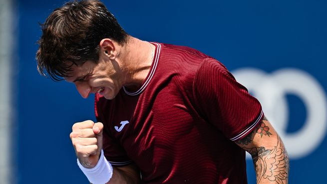 Ugo Carabelli ganó en Miami y ahora enfrentará a Djokovic.