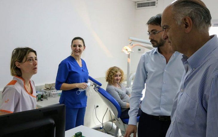 Grindetti junto al&nbsp;secretario de Salud,&nbsp;Gustavo Sieli.