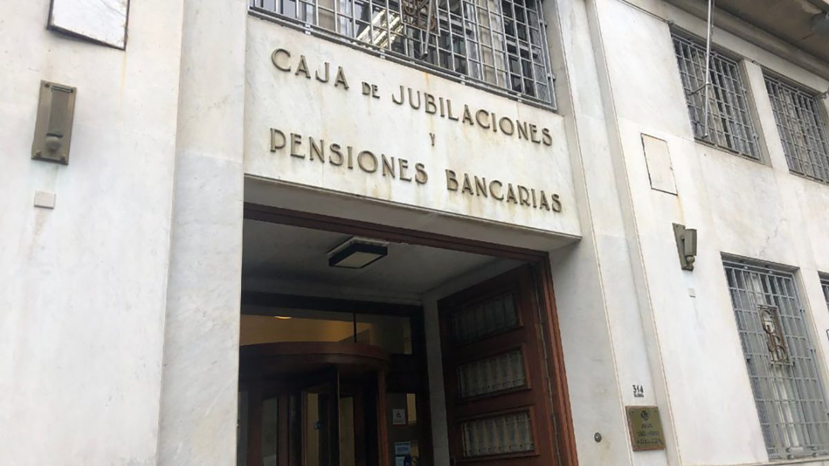 Faced with the extreme crisis of the Caja Bancaria, the government blamed the previous management
