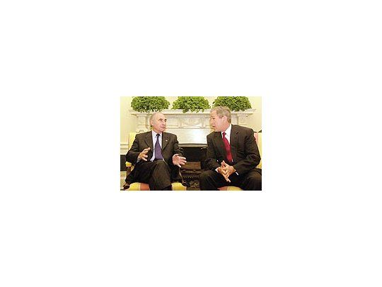 Bush a De la Rúa: Confío en que la Argentina va a salir adelante