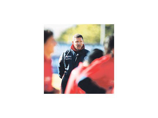 Diego Simeone no ve claro el futuro. Los refuerzos no llegan y cada vez se van más jugadores del plantel. El futuro no parece auspicioso.