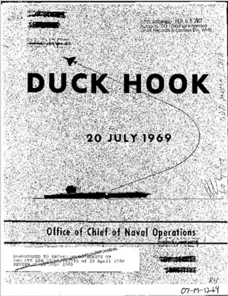 Facsímil de la operación “Duck Hook”(Anzuelo para Pato), el plan norteamericano de bombardear a Nor-Vietnam con Bombas Atómicas, , utilizado para amenazar a los Nor Vietnamitas a que negociaran un acuerdo de paz