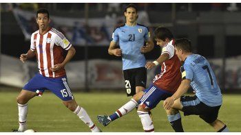 Uruguay se aferra al Mundial tras un importante éxito en Asunción