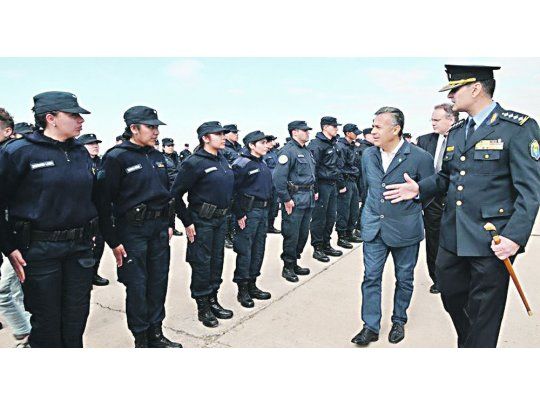 OBJETIVO. El gobernador Cornejo apura la continuidad de la emergencia para avanzar con su política de seguridad en Mendoza.