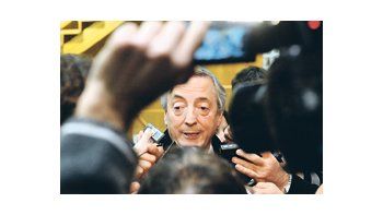 ámbito.com | Dos intervenciones en ocho meses, episodios que pueden afectar la perspectiva de poder de Néstor Kirchner.