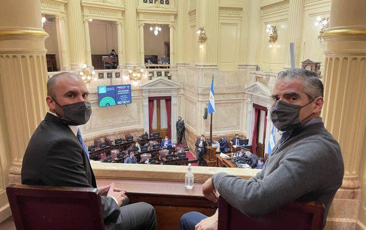 El ministro de Economía, Martín Guzmán, y del Secretario de Política Tributaria del Ministerio de Economía de la Nación, Roberto Arias.