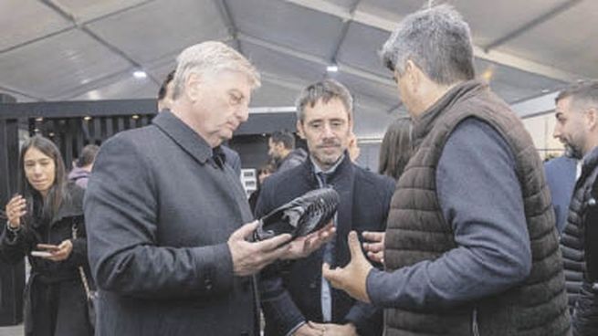 Respaldo. El gobernador Sergio Ziliotto participó de la inauguración y dio su apoyo a los emprendedores.