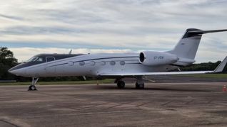 El avión que traslado a Flávio Bolsonaro fuera de Argentina rumbo a EEUU. El avión que traslado a Flávio Bolsonaro fuera de Argentina rumbo a EEUU.