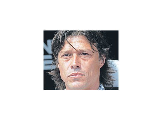 Matías Almeyda salió a defender a Trezeguet y dijo que son injustas las críticas para con el delantero.