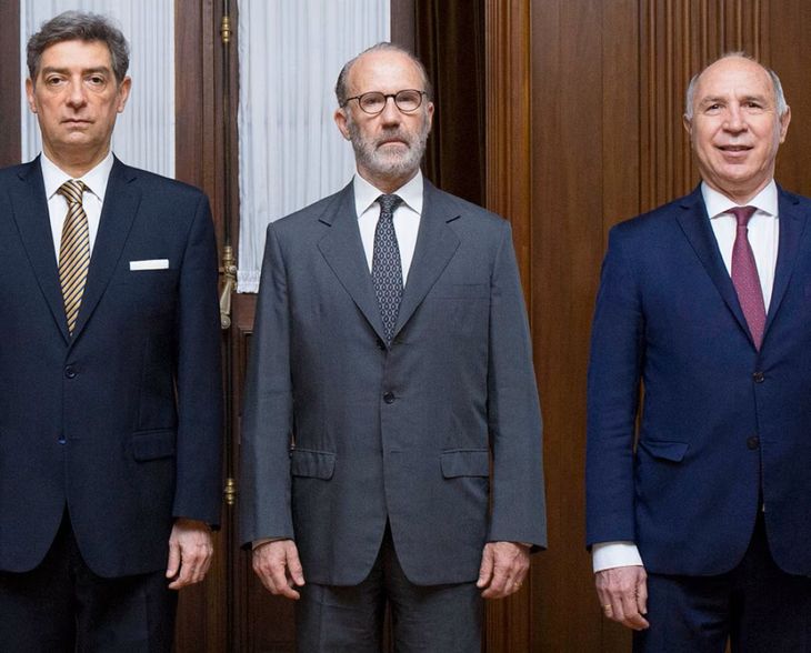 Corte Suprema: Rosatti, Rosenkrantz y Lorenzetti se reúnen hoy para analizar el recurso de queja de Cristina Kirchner. Corte Suprema: Rosatti, Rosenkrantz y Lorenzetti se reúnen hoy para analizar el recurso de queja de Cristina Kirchner.
