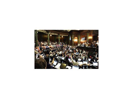 La legislatura, en el histórico momento de la votación.