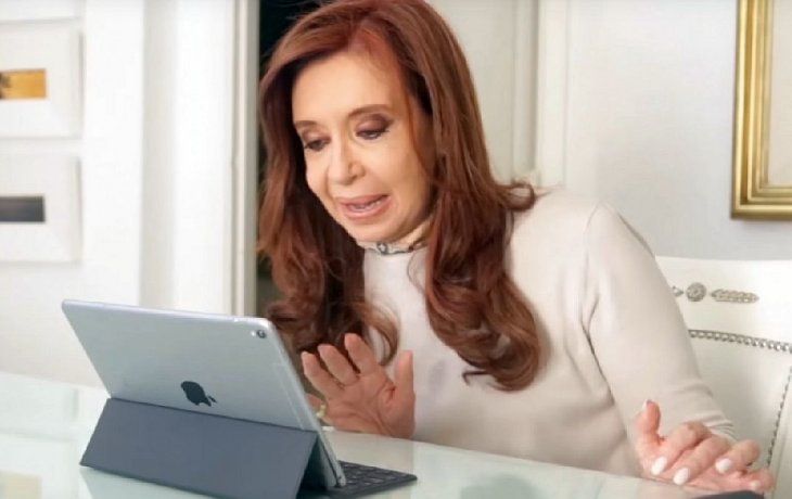 La vicepresidenta Cristina Fernández de Kirchner elogió al legislador Leandro Santoro.