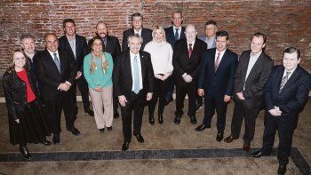 Supermiércoles pj. Alberto Fernández almorzó con doce gobernadores en San Telmo y por la tarde se juntó con el cordobés Carlos Caserio y senadores peronistas en el Congreso. El martes estuvo con Massa y Axel Kicillof.