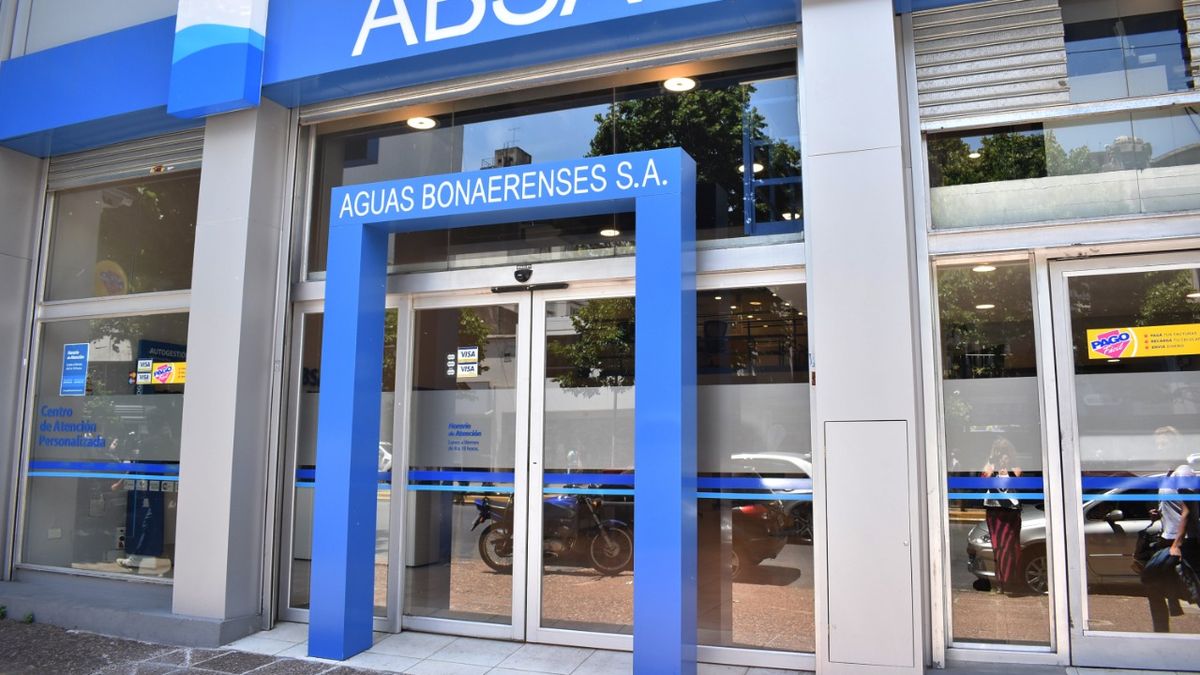 El Gobierno bonaerense autorizó una asistencia financiera de $6.000 millones para ABSA
