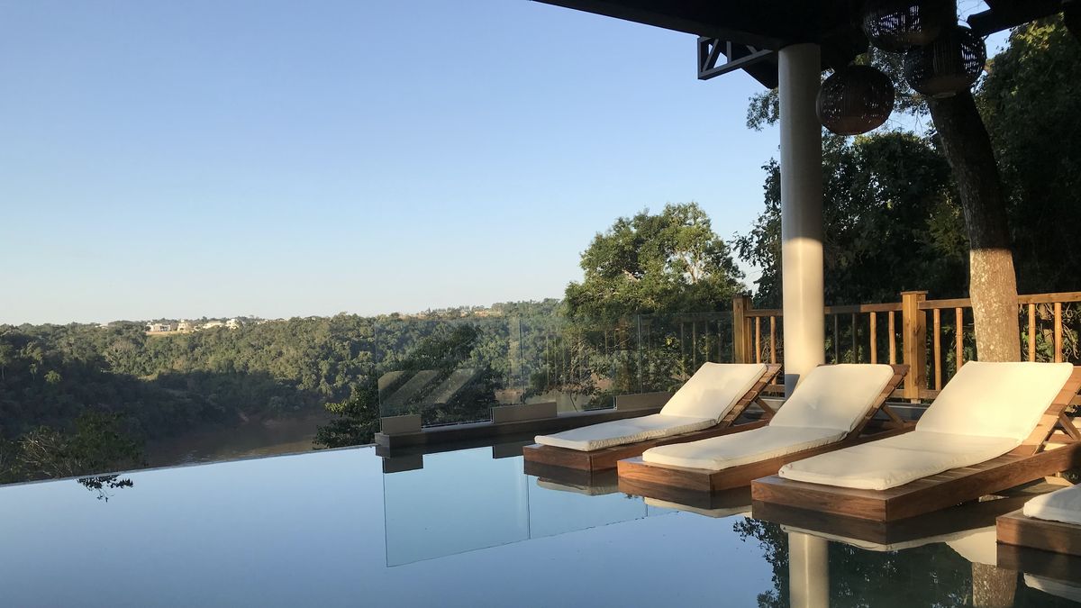 Loi Suites Iguazú presents a new space and swimming pool that will be incorporated into these winter vacations.