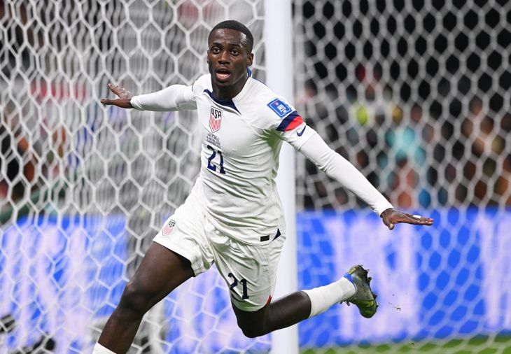 His son decided to play in the country in which he was born and not in his father's land. His son decided to play in the country in which he was born and not in his father's land.