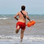 El 4 de febrero se celebra el Día del Guardavidas en Argentina, al igual que el 14 del mismo mes. El 4 de febrero se celebra el Día del Guardavidas en Argentina, al igual que el 14 del mismo mes.