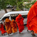 Detuvieron a 22 monjes budistas en Sri Lanka con más de 110 kilos de droga. Detuvieron a 22 monjes budistas en Sri Lanka con más de 110 kilos de droga.