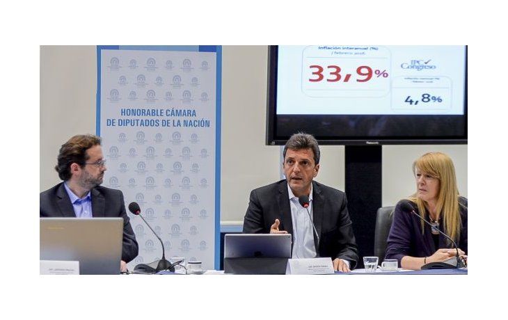 El diputado Sergio Massa, junto a sus pares Margarita Stolbizer y Marco Lavagna presenta el Índice Congreso.