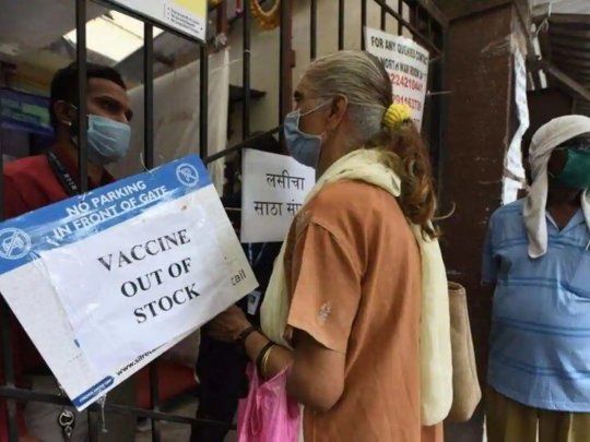 India, el mayor productor mundial de vacunas, se quedó sin dosis contra el coronavirus para sus habitantes.
