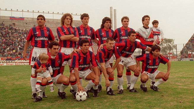 Plantel de San Lorenzo de 1995. Uno de ellos se alejó rotundamente de las canchas para ser piletero. 