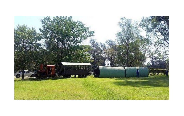 El pequeño tren que recorre el parque sufrió problemas técnicos y descarriló causando una decena de heridos.
