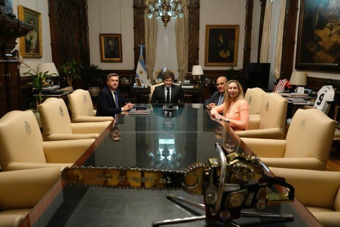Javier Milei recibió a Leandro Zdero.