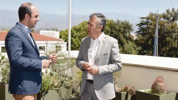 Seguridad. La cumbre Corral-Cornejo de ayer tuvo como eje el modelo mendocino de prevención del delito y una convención UCR en Santa Fe.