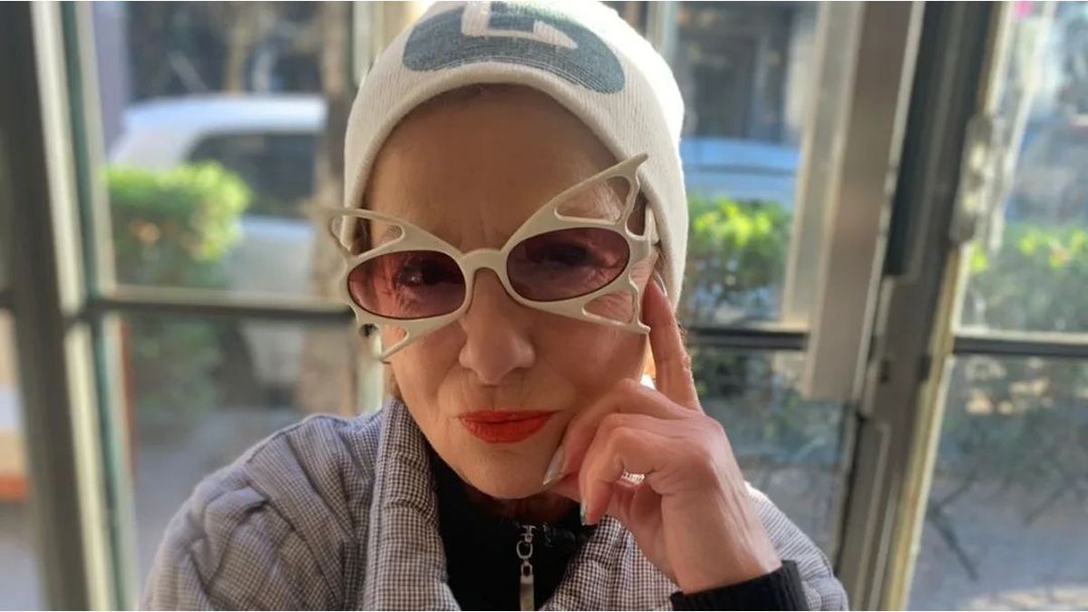 Bad fashionista: she is a lawyer, she is 74 years old and she is all the rage on social networks with her looks