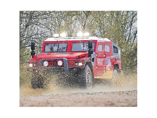 Los Renault Kerax y Sherpa 2 cruzaron 17 países realizando 30.000 kilómetros, con mesetas de 4.000 metros de altitud, dunas de más de 200 metros de altura y temperaturas de menos 30°.