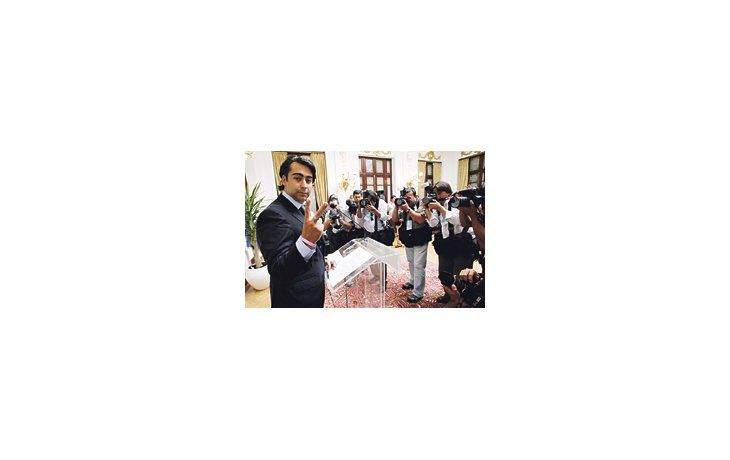 ámbito.com | Marco Enríquez-Ominami, el socialista disidente de la Concertación que en la primera vuelta electoral logró captar más del 20% de los votos, anunció ayer que votará en el balotaje del domingo por Eduardo Frei. ¿Habrá llegado a tiempo el salvavidas para el