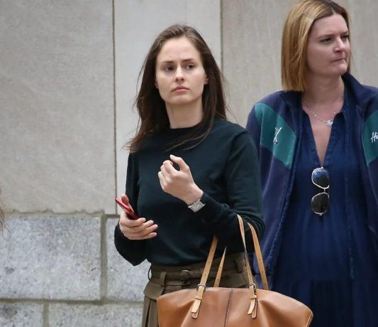 Cerca de 40 beneficiarios fueron mencionados en el documento de 32 páginas, difundido por el Departamento de Justicia de EEUU. Cerca de 40 beneficiarios fueron mencionados en el documento de 32 páginas, difundido por el Departamento de Justicia de EEUU.