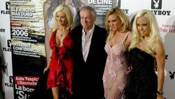 Hugh Hefner, el fundador de Playboy, junto a sus tres novias más famosas.