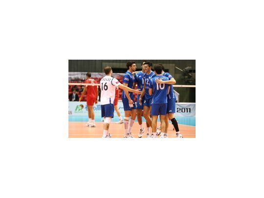 La selección de voley se recuperó con un sólido triunfo