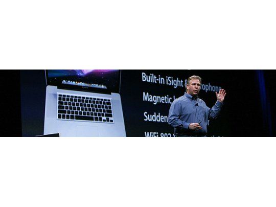 El director de marketing de Apple, Phillip Schiller, fue el encargado de ocupar el lugar de Steve Jobs, quien estuvo ausente por problemas de salud.