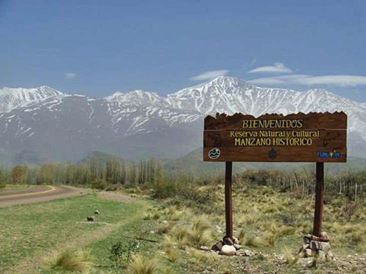 Para aquellos que prefieren el turismo de montaña y naturaleza, Tunuyán es una gran opción. Para aquellos que prefieren el turismo de montaña y naturaleza, Tunuyán es una gran opción.