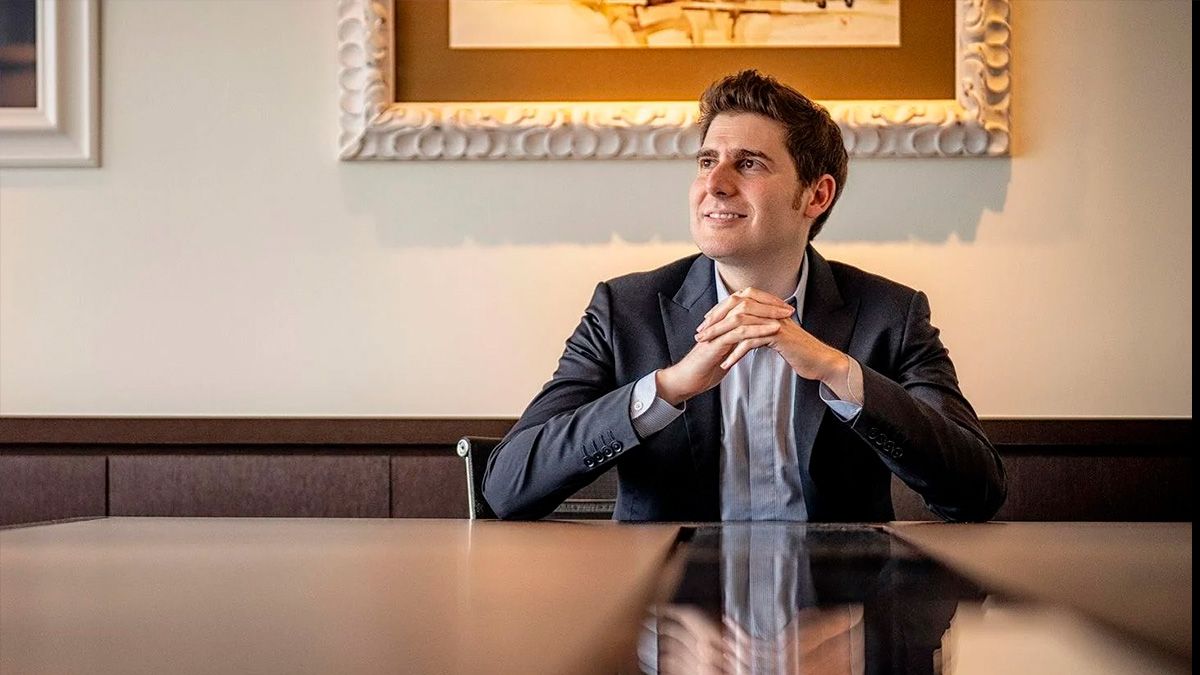 How Eduardo Saverín, the richest man in Brazil who fought with Mark Zuckerberg, made his fortune