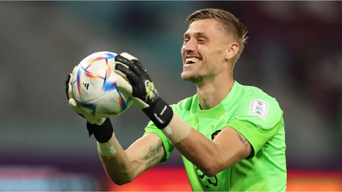 Dutch goalkeeper Andries Noppert assured that “it would be an honor” to play in San Lorenzo