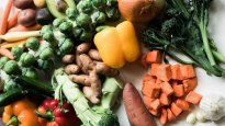 Consumiendo cinco alimentos podés mejorar la salud de tu cerebro.