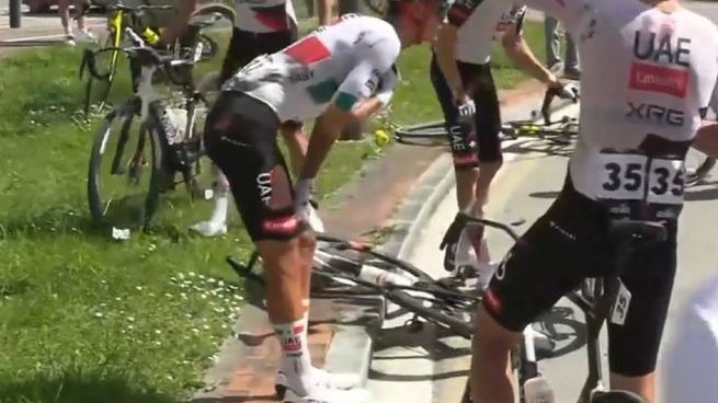 El ciclista mexicano&nbsp;Isaac del Toro abandonó la Vuelta al País Vasco&nbsp;luego de sufrir una&nbsp;caída&nbsp;durante la etapa 3.&nbsp;