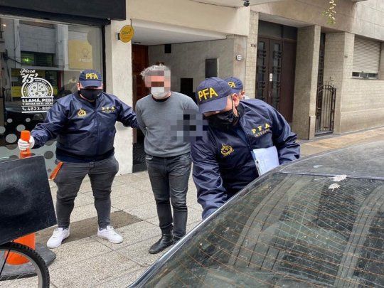 Eran buscados por asociación ilícita, producción y tráfico ilícito de drogas.