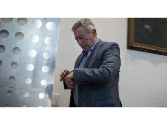 Luis Segura en su hora más crítica desde que asumión la Asociación del Fútbol Argentino.